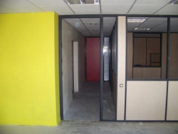 Le couloir des bureaux