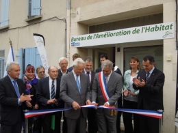 INAUGURATION BUREAU HABITAT 23 OCT 2013 RUBAN.jpg