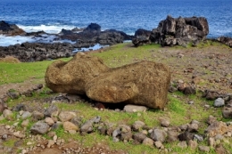 moai renversés ile de paques_07.JPG