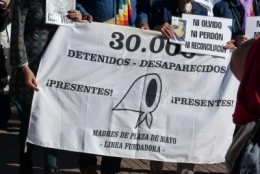 Les mères de mai 12.JPG