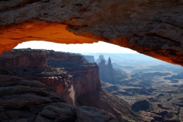 09) Mesa Arch, Canyonland 04.JPG