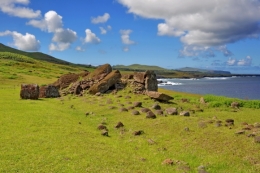 moai renversés ile de paques_08.jpg