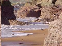 plage_rocheuse.jpg