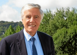 dans-un-monde-politique-critique-pour-son-opacite-francois_3537167.jpg
