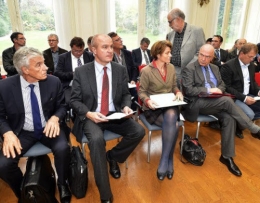 réunion Matignon 29 octobre 2013.jpg