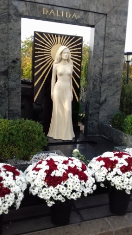 cimetière,promenade parisienne,dalida