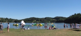 Plage de Renac - Iceberg et autres jeux gonflables.jpg