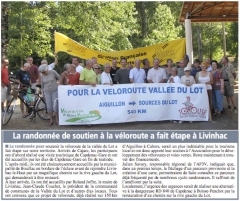 La randonnée de soutien à la véloroute à fait étape à Livinhac.jpg