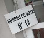 bureau-de-vote-a-saint-avold-photo-rl-1626072649.jpg