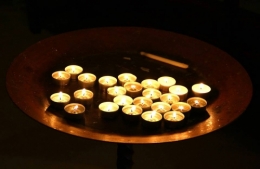 V Chapelle bougies.jpg