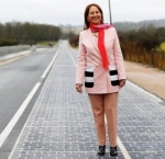 Tourouvre, Ségolène Royal sur la première route solaire.jpg