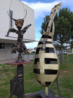 "Danseuse à la contrebasse"