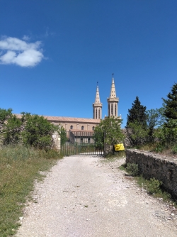 plusieurs vues de l'abbaye .....