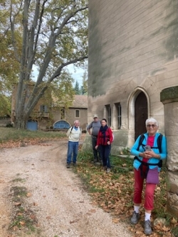 Devant le Mas d'Escanin