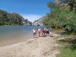 sur les bords du lac