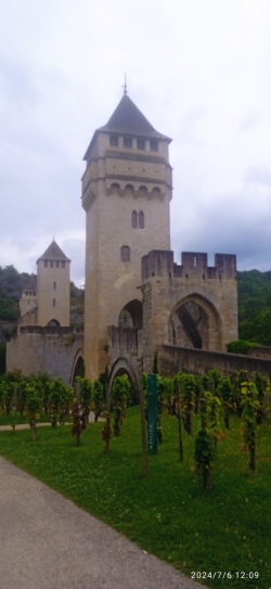 Pont Valentré achevé en 1378