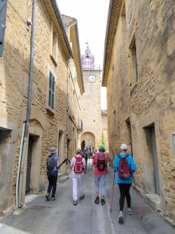 de petites ruelles pavées à l'ancienne