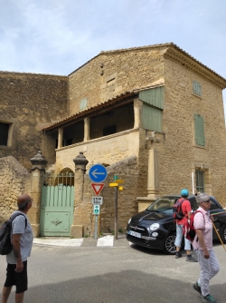 de belles maisons restaurées ....