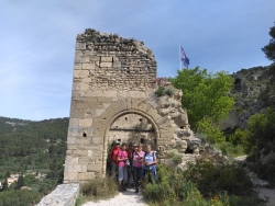 la porte est ouverte! alors entrons pour la visite