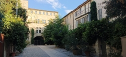 Place Crémieux (ancienne place Pie)