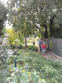 Nous commençons la montée vers le vieux village
