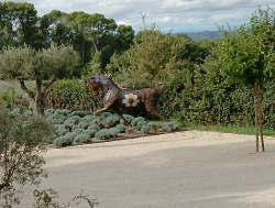 Cheval de fer : belle sculpture