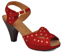 Chie Mihara rouge.jpg