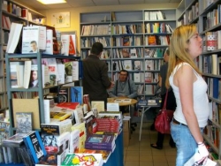 Une librairie bien achalandée