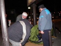 L'ami Michel a trouvé une tente