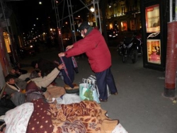 Toute une famille Roumaine bd des Capucines