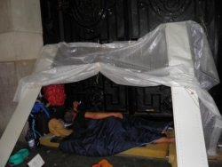 Un campement d'infortune