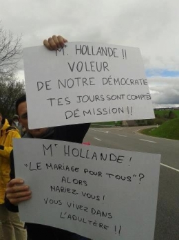 Hollande voleur.jpg