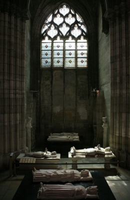 Charles Martel, lumière, théologie de la lumière, Saint-Denys, basilique, abbé Suger, Hélinand, Esther Mar, Simon chèvre d'or, abbaye de Saint-Victor, maître de Saint-Gilles