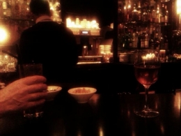 Carvos Loup, photographie, bar, place Victor Hugo, Paris