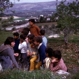Israël, Palestine, Tarnac, groupe de Tarnac, Julien Coupat, Génération identitaire, Le monde, Caroline Monnot, affiches politiques, immigration, gauche, droite, militants extrémistes, SOS Racisme, chômage, dette sociale, cyrano de BErgerac, Edmond Rostand, racisme anti-blanc, SNCF, Isabelle Mandraud, Mazarin, neuroleptiques, affaire coupat, michel foucault, surveiller et punir, l'insurrection qui vient, mosquée de poitiers, solférino, antiterrorisme, DST, attentats, prix nobel de la paix, clairoix, cités