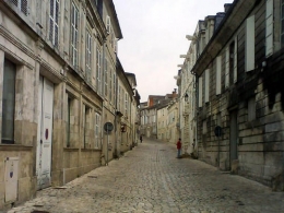 art,roman de gare,art populaire,littérature populaire,littérature élitiste,élitisme,élite,paralittérature,jean des cars,guy des cars,claude lellouche,casino des sables d'olonne,hélène lammermoor,maurice leblanc,gaston leroux,paul d'ivoi,arsène lupin,souris noire,série noire,gallimard,yvan pommaux,fred bernard,françois rocca,chartterton,petit chaperon rouge,sarah moon,la reine des fourmis a disparu,1908,dictionnaire historique de la langue française,detective novel,roman policier,1970,roman noir,inframonde,esthétique,festival du polar,salon du polar,cognac,alexandre dumas,eugène sue,littérature enfantine,une enfance littéraire française,roman photo,littérature érotique,roman historique,bande dessinée,eau de rose,syrupeux,internet,distinction sociale