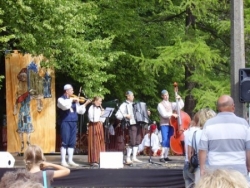 Chants et danses estoniennes au Festival Médiéval