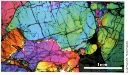 Olivine-aspérités-entre-les-grains-450.jpg