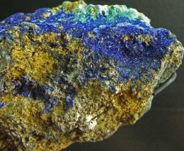 Death_valley_azurite1.jpg