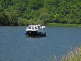 navigation sur le Doubs.jpg