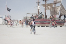 Burning-Man-2015-Carnival-of-Mirrors-whiteout-ship.jpg