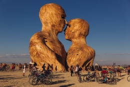 Burning_Man_2014_Galen_Oakes_Embrace_1.jpg