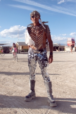 Layne-Poeple-of-the-playa-amazing-costumes-Burning-Man-2015-Carnival-of-Mirrors-683x1024.jpg