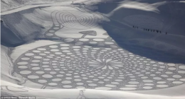 simon beck,gravure sur neige,neige,dessins dans la neige,cristaux,flocons