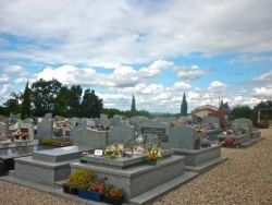 Vue générale du cimetière de Sainte Livrade sur Lo