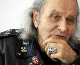 le-pere-guy-gilbert-s-inquiete-de-la-deshumanisation-des-jeunes-delinquants-qui-empire-avec-la-crise.jpg