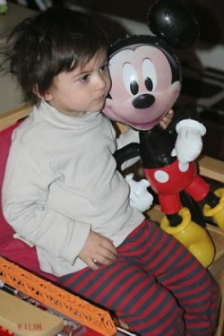 Je regarde Disney Channel avec Mickey