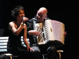zaz,les enfoires,marie-chantal toupin,carla bruni,medi,miro,melissmell,houellebecq,pierre lapointe,cantat,daphne,chanson,chanson francaise,musique,chanson française