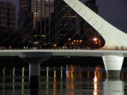 Puerto Madero de nuit.jpg