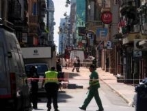 rue coupee Bart mitre.jpg